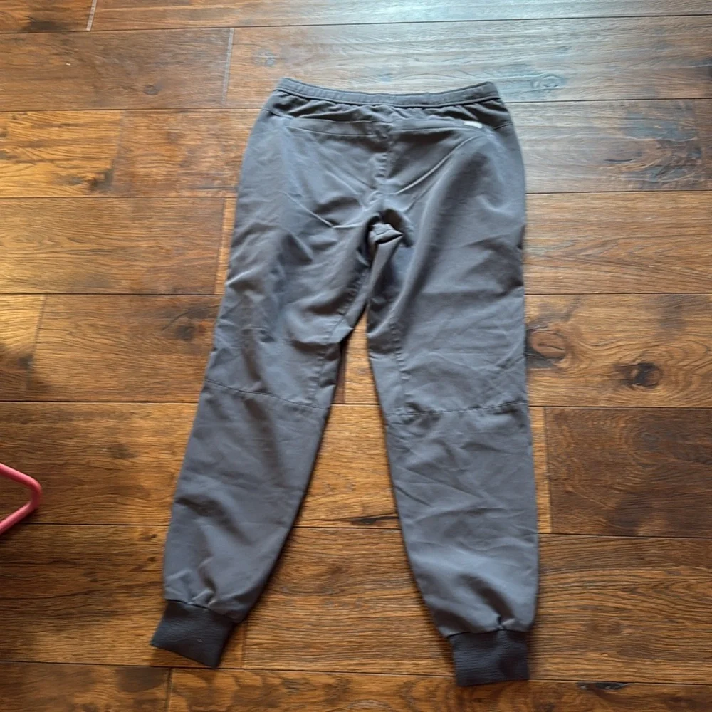 FIGS Tansen Joggers dark grey Scrubs Size Small